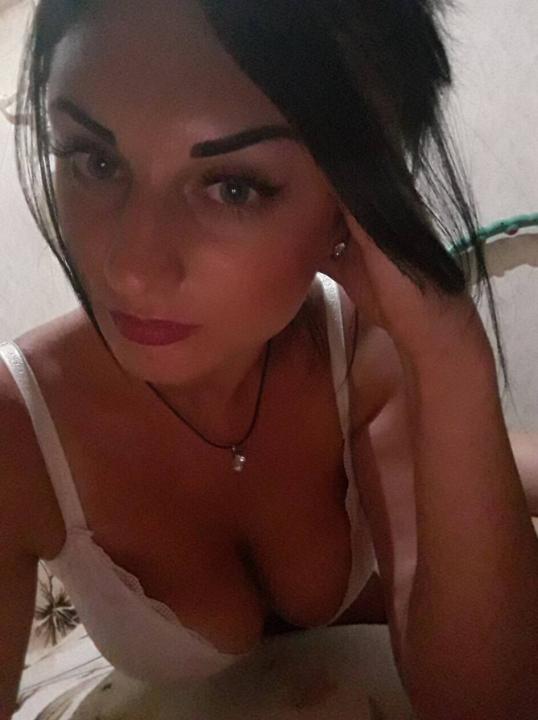 Webcam chat profile for SelenaFay: Ask about my other interests