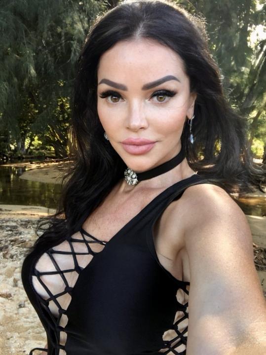 Webcam chat profile for AngelWhisper: Leather