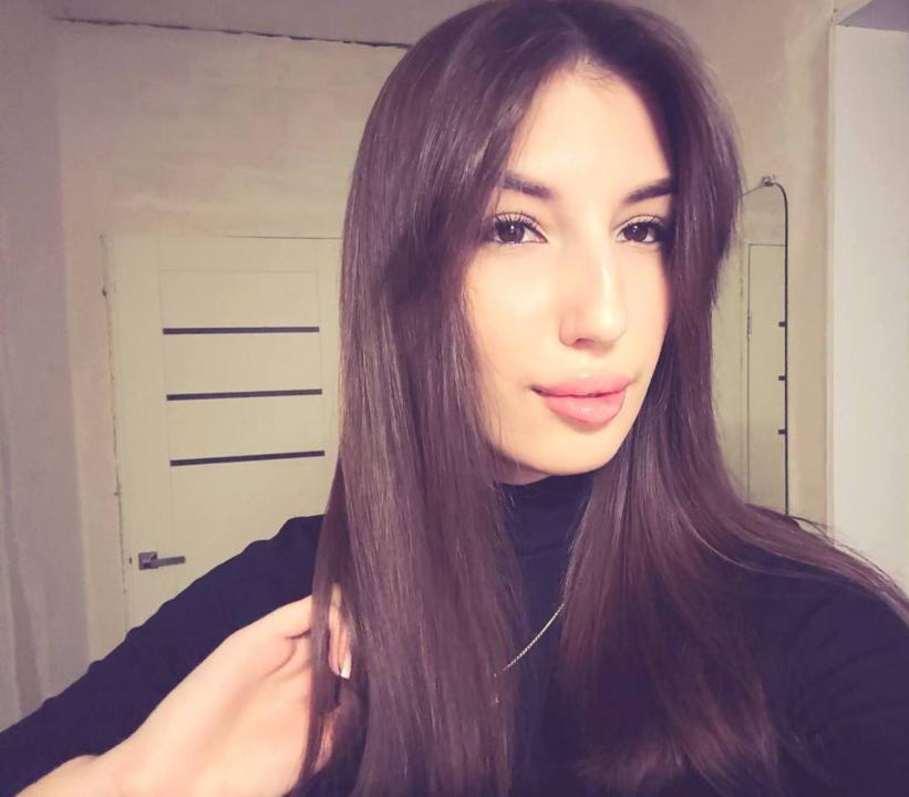 Webcam chat profile for ShadowRose