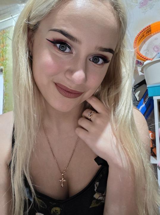 Webcam chat profile for Li5la: Ask about my Hobbies