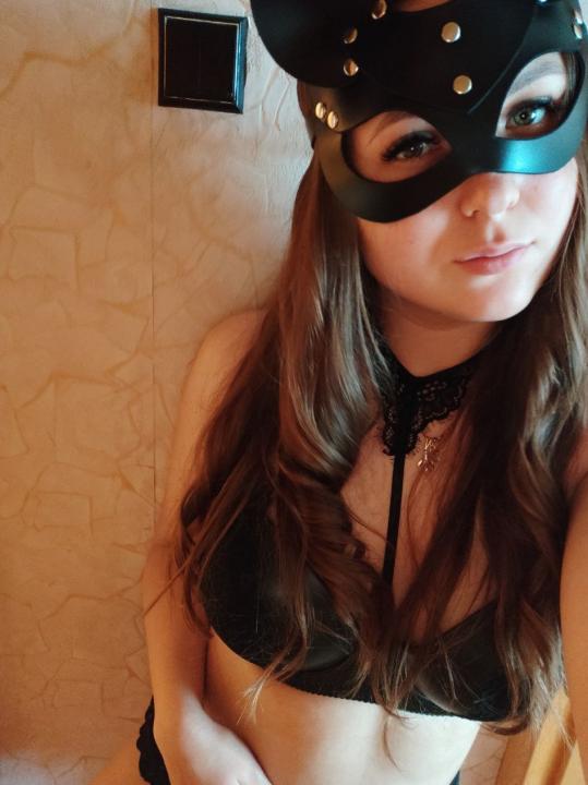 Webcam chat profile for Keetrinn