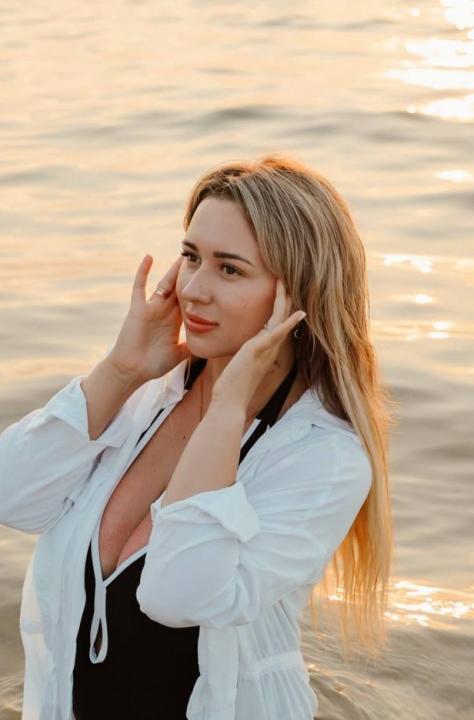 Webcam chat profile for MagicMelody