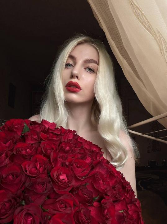 Webcam chat profile for AmeliaFit: Legs, feet & shoes