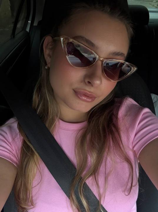 Webcam chat profile for SweetieS: Ask about my Hobbies