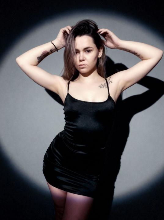 Webcam chat profile for Tavina: Dancing