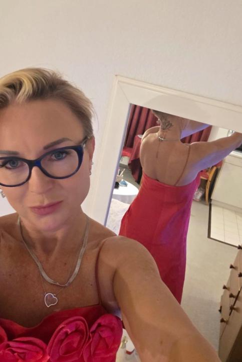 Webcam chat profile for Lotaria: Ask about my Hobbies