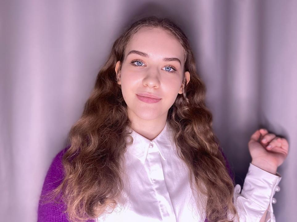 Webcam chat profile for SandraOwens: Outfits