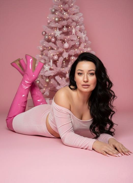 Webcam chat profile for VeraLune: Dancing