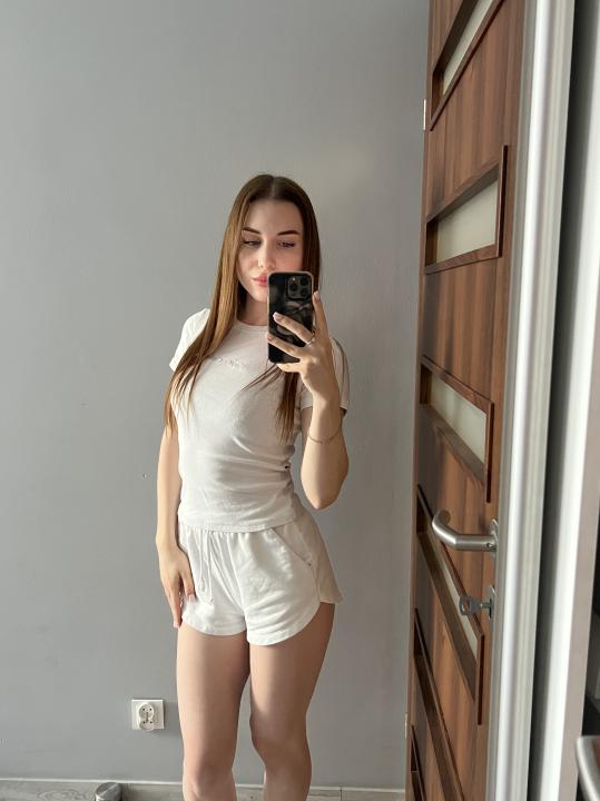 Webcam chat profile for LonelyQueen