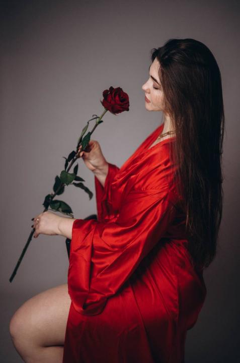 Webcam chat profile for TatiAllure: Nails