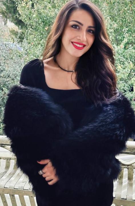 Webcam chat profile for Ellisol: Legs, feet & shoes