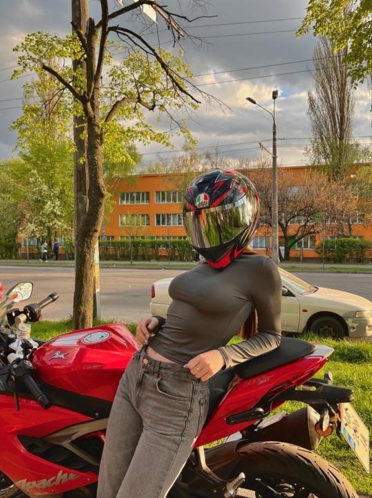 Webcam chat profile for 1RinaFox: Leather