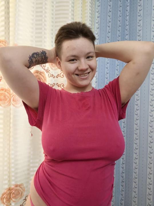 Webcam chat profile for GoldMelissa: Nipple play