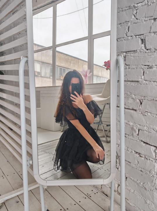 Webcam chat profile for BanyReid: Legs, feet & shoes