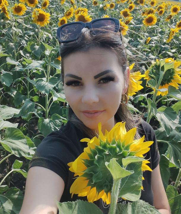 Webcam chat profile for QueenCartyes: Outfits