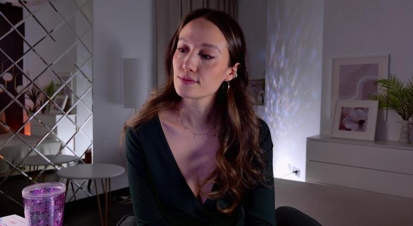 Webcam chat profile for AgnesGoddes: Legs, feet & shoes