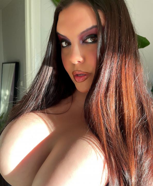 Webcam chat profile for PrincessAnisia: Role playing