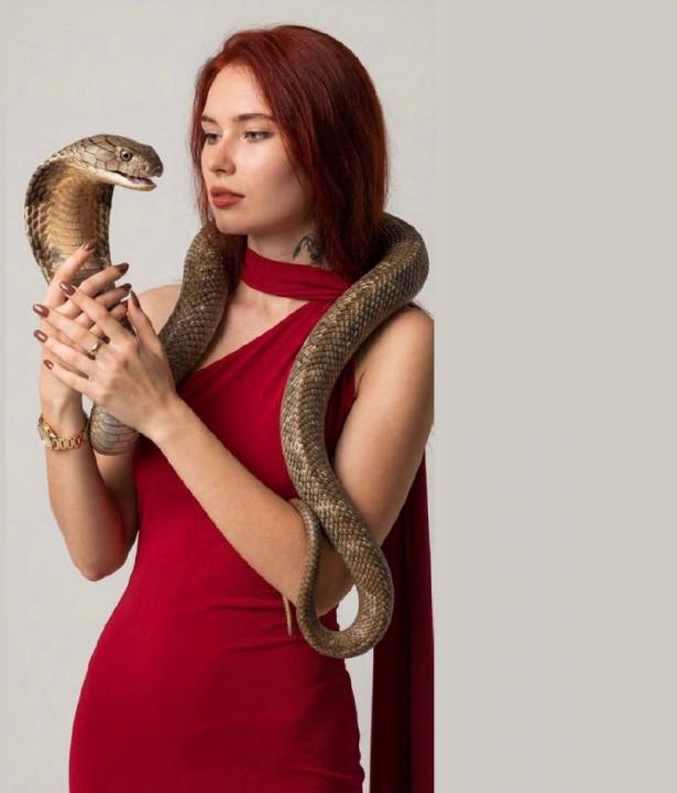 Webcam chat profile for Iner1Rika: Ask about my Hobbies