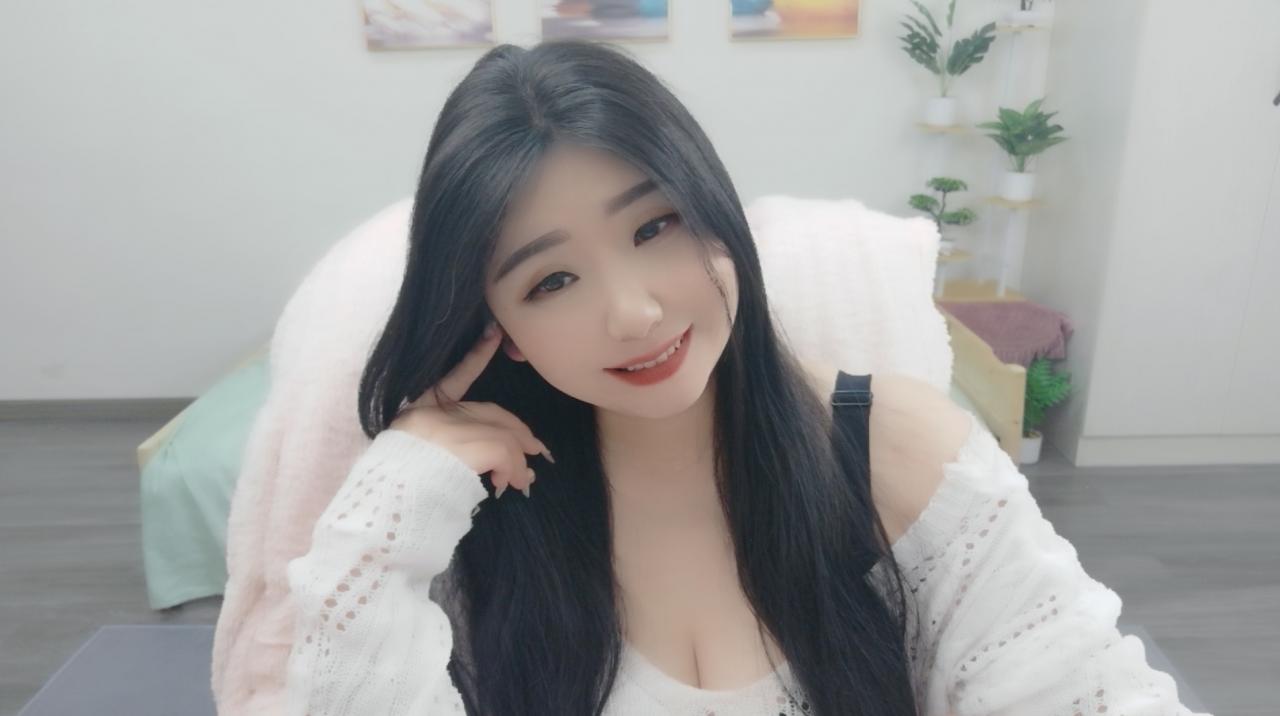 Webcam chat profile for BritneyEva: Leather