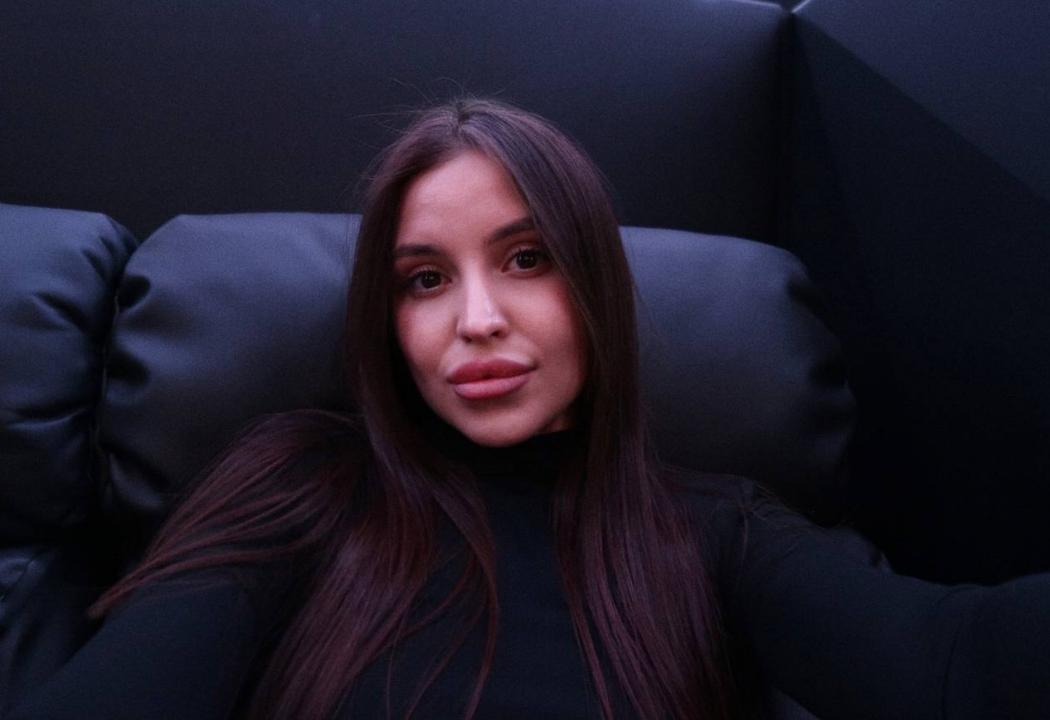 Webcam chat profile for Violet