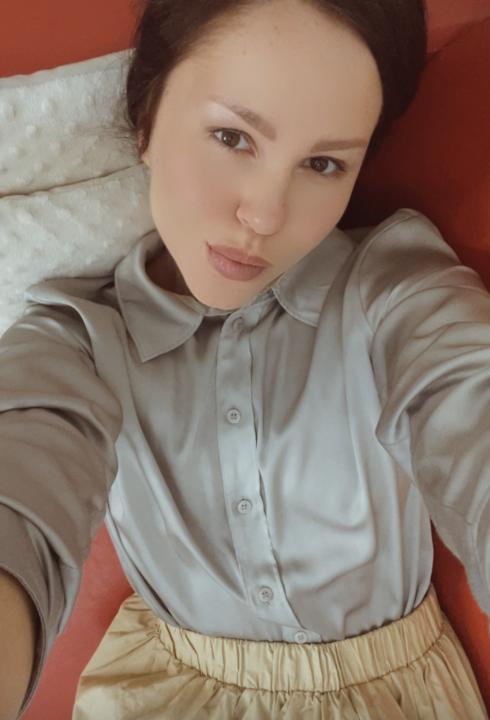 Webcam chat profile for VickyGold: Kissing