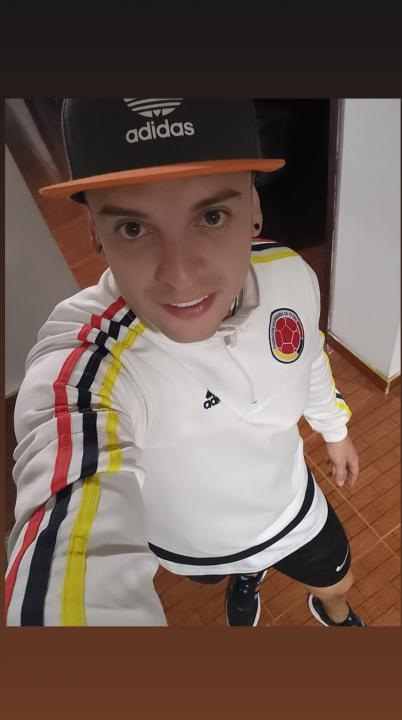 Webcam chat profile for JDAVIDHOT: Jerking off