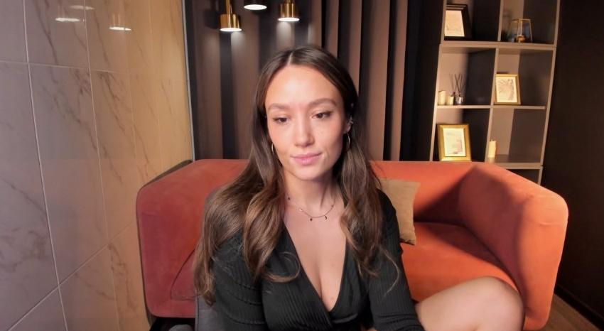 Webcam chat profile for AgnesGoddes: Legs, feet & shoes