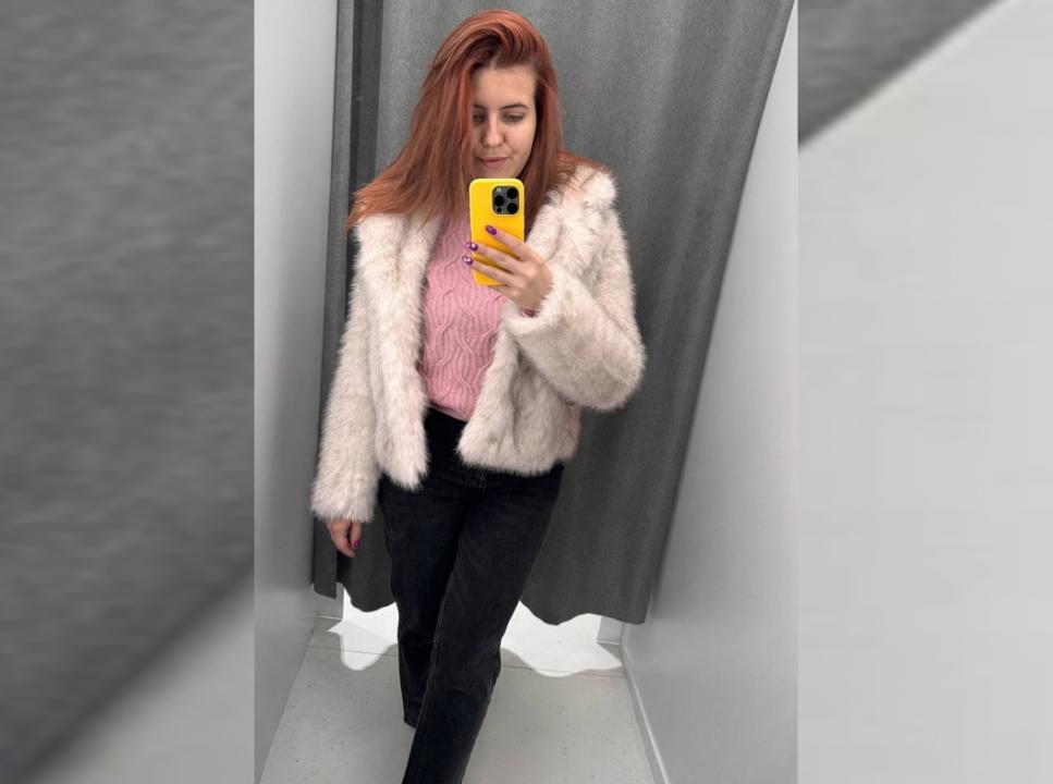 Webcam chat profile for LostInEyes: Legs, feet & shoes