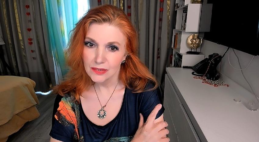 Webcam chat profile for AlmazFireFoxOne: Kissing