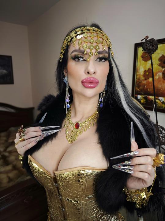 Webcam chat profile for Luciferina: Leather