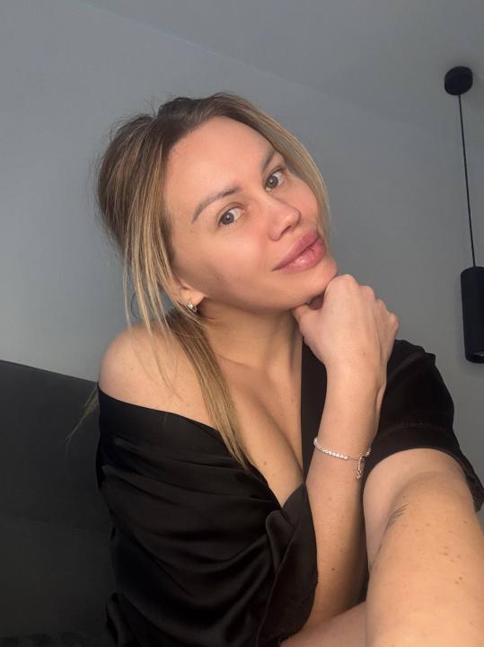 Webcam chat profile for Terezza: Ask about my Hobbies