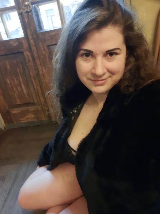 Webcam chat profile for Karinna: Ask about my Hobbies