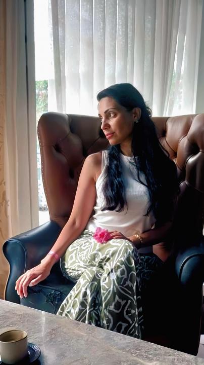 Start LIVE VideoChat with LovelyBeatrice