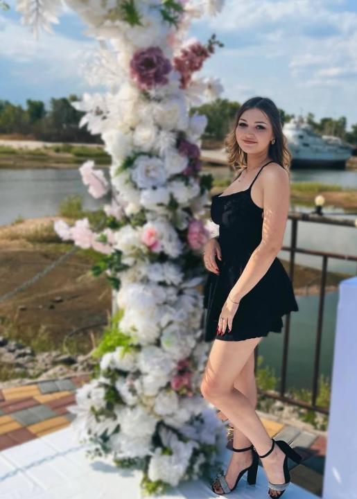 Webcam chat profile for Viola