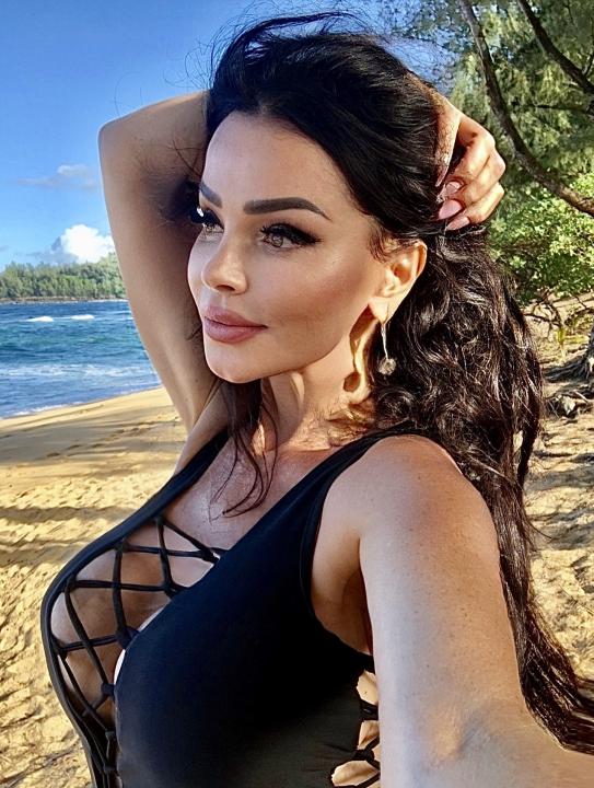 Webcam chat profile for AngelWhisper: Leather