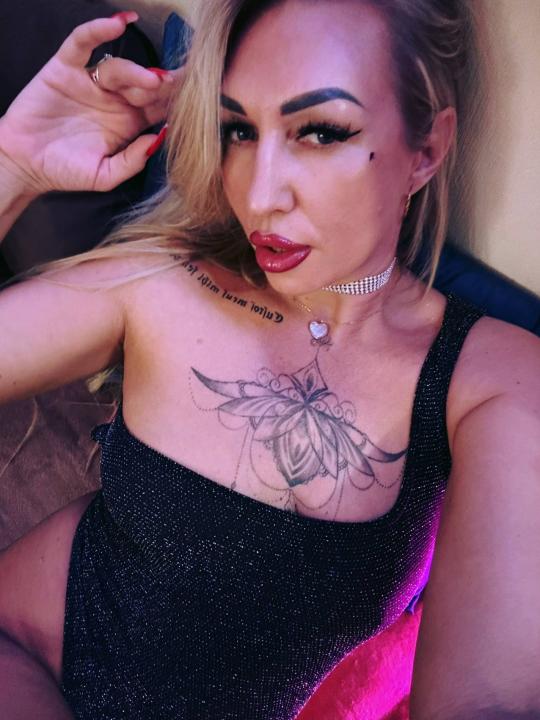 LIVE VideoChat with DennyBrenda