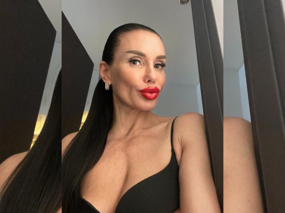 Webcam chat profile for xGala: Outfits