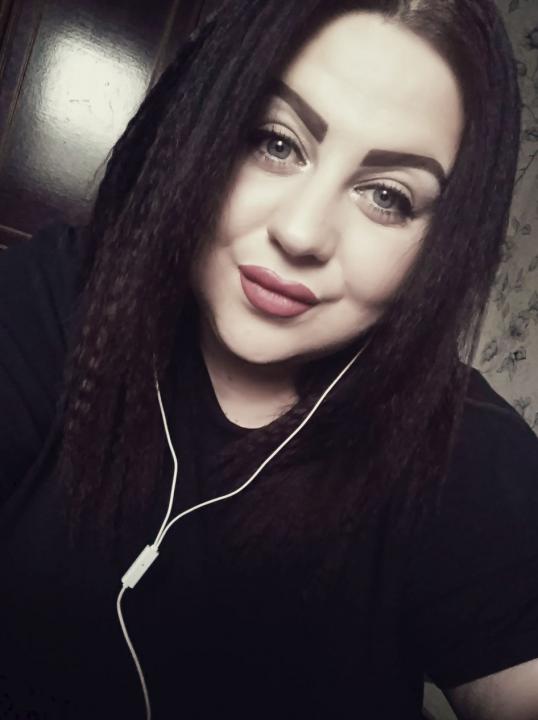 Webcam chat profile for MyraKelly: Legs, feet & shoes