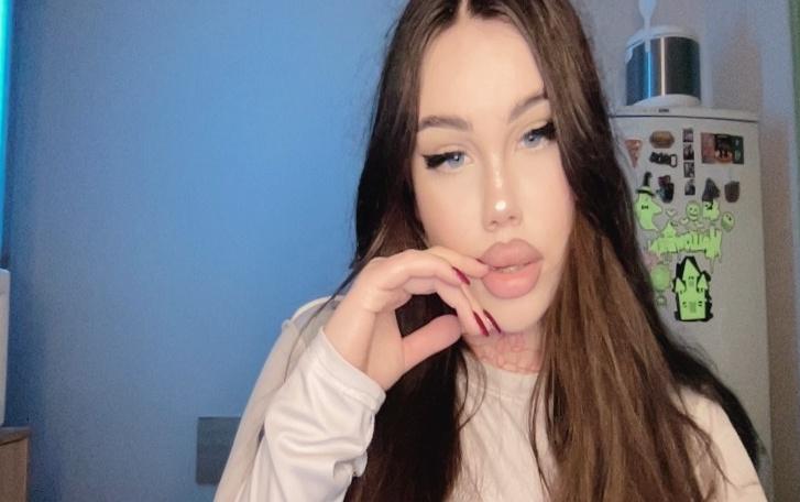 Webcam chat profile for Royal0Crystal: Legs, feet & shoes