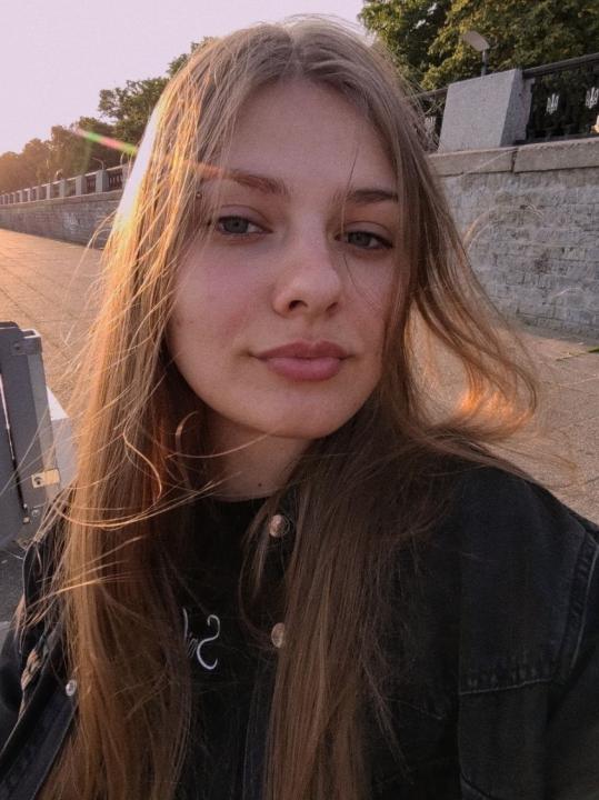 Webcam chat profile for ElegantFlame: Ask about my Hobbies