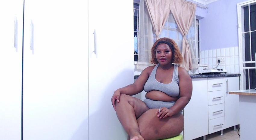 Webcam chat profile for MissThickBoityT: Sucking