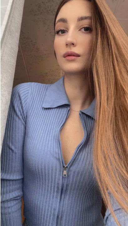 Webcam chat profile for Zani: Ask about my Hobbies