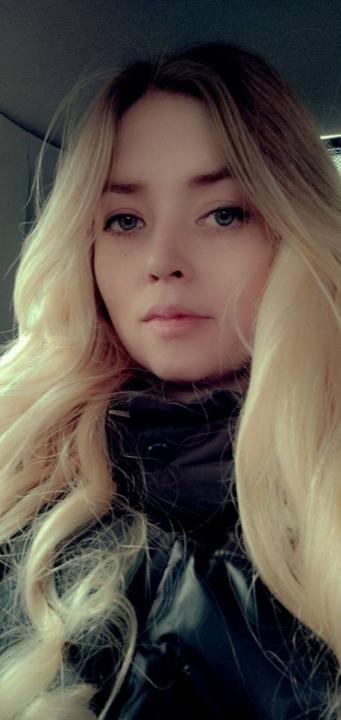 Webcam chat profile for LunaVine