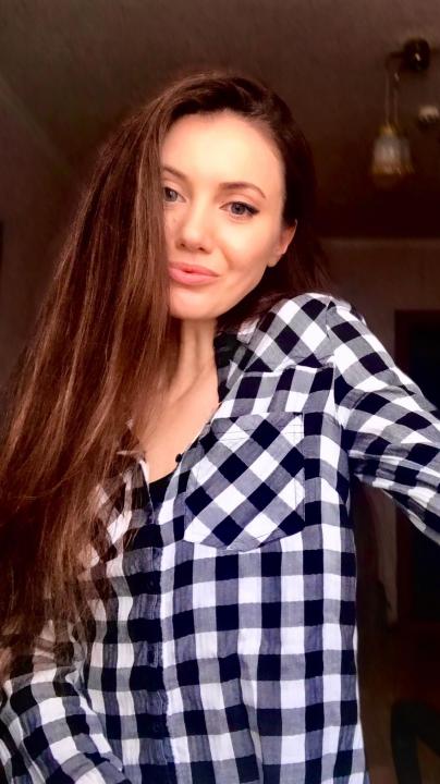 Webcam chat profile for Re3gina: Ask about my Hobbies