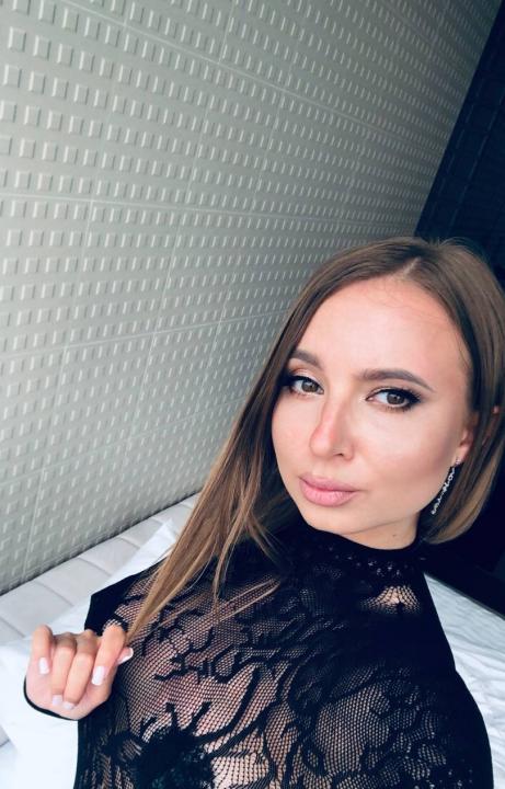 Webcam chat profile for Emeli