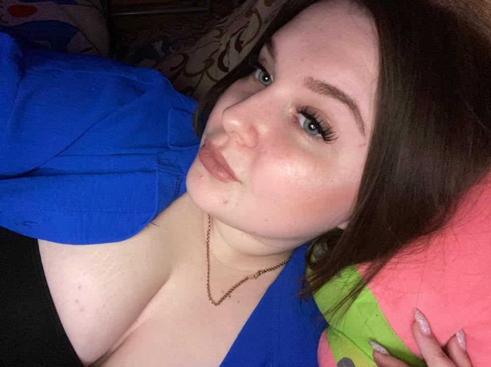 Webcam chat profile for TwixyXRoseX: Outfits