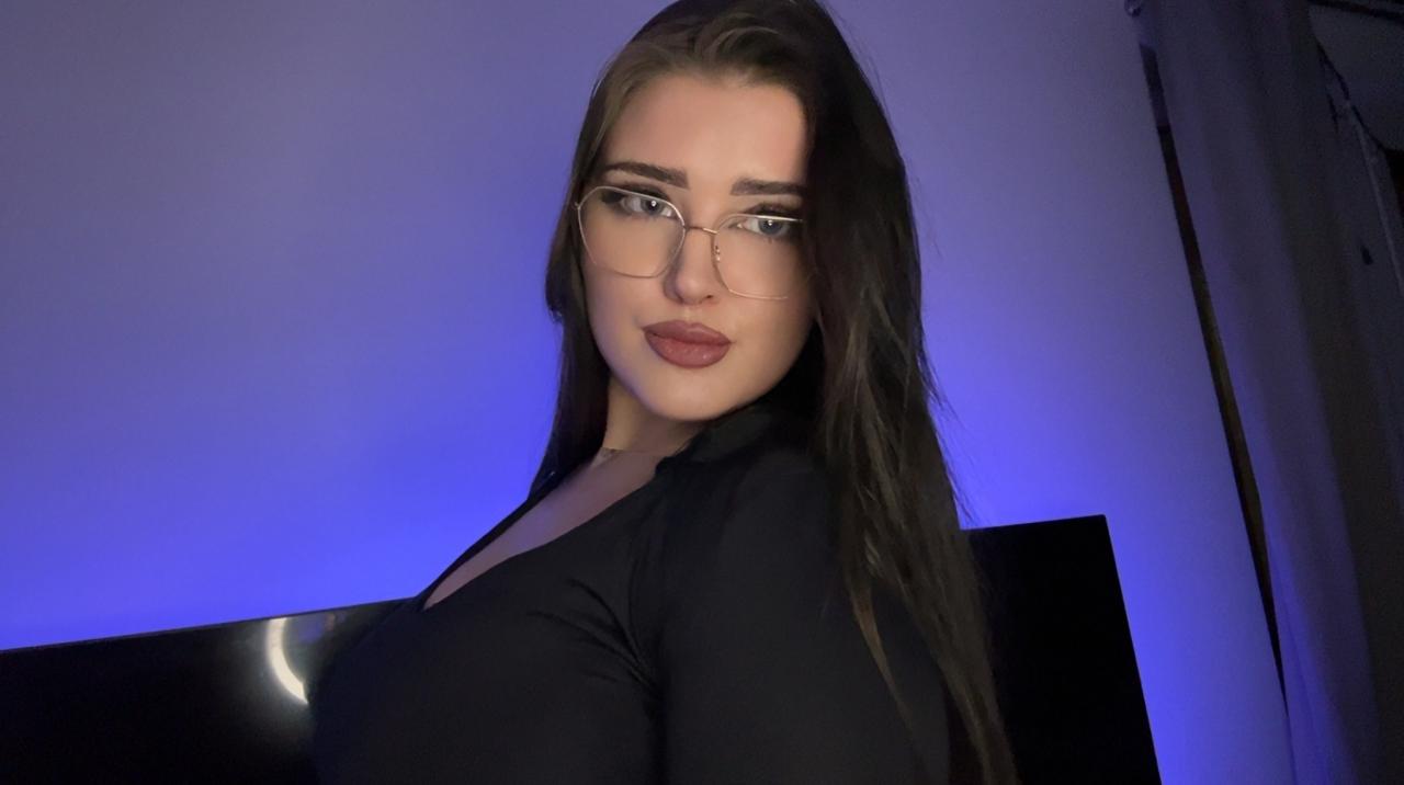 Webcam chat profile for MiaKuss: Lingerie & stockings