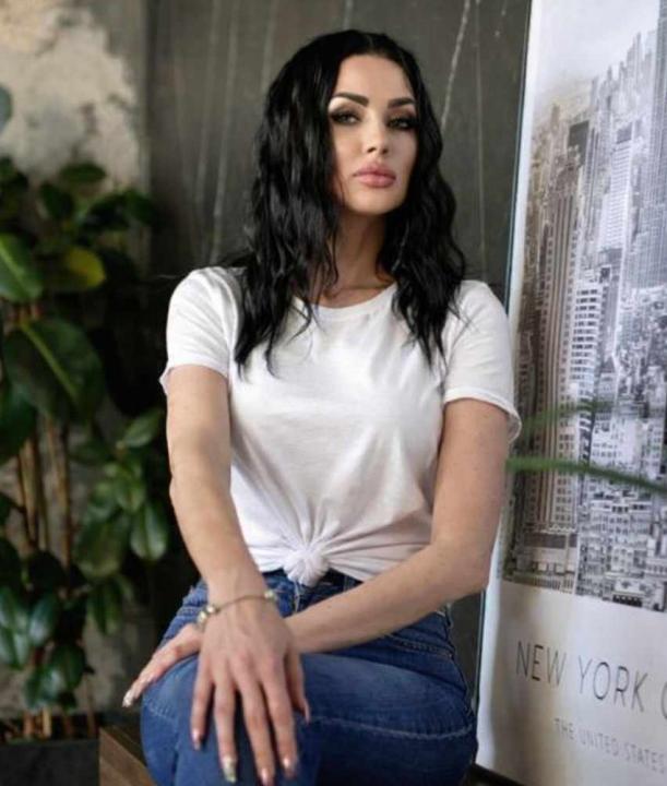 Webcam chat profile for 00Queen: Smoking