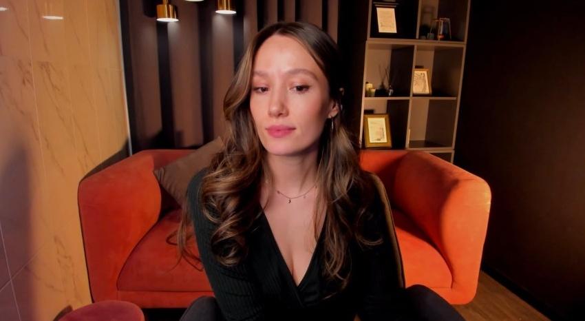 Webcam chat profile for AgnesGoddes: Legs, feet & shoes