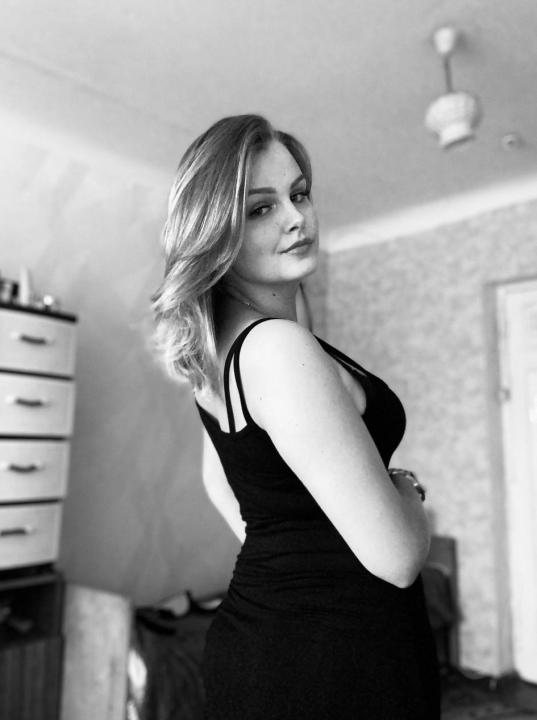 Webcam chat profile for Liutik: Ask about my Hobbies